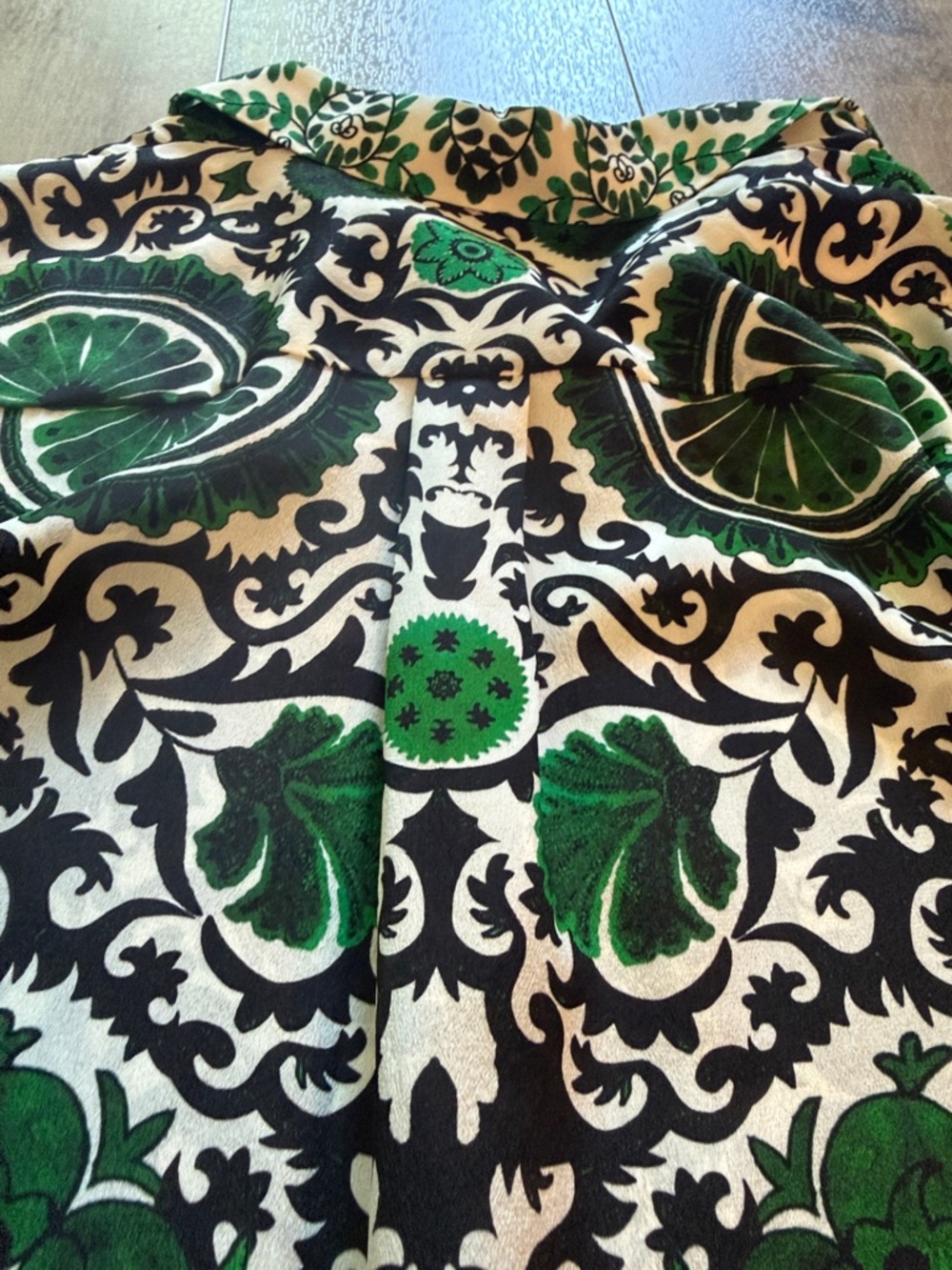 Alice + Olivia Willa Blouse Top. 100% Silk Shirt.  New without tags. - Picture 9 of 13